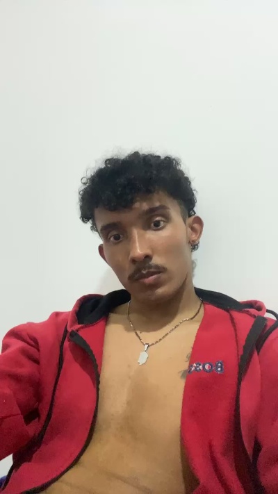 MavyFelipe live cam on Cam4