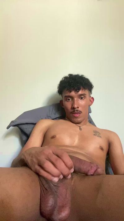 MavyFelipe live cam on Cam4