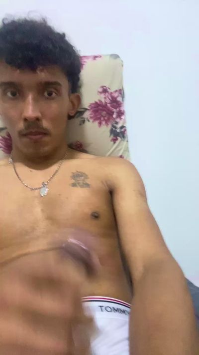 MavyFelipe live cam on Cam4