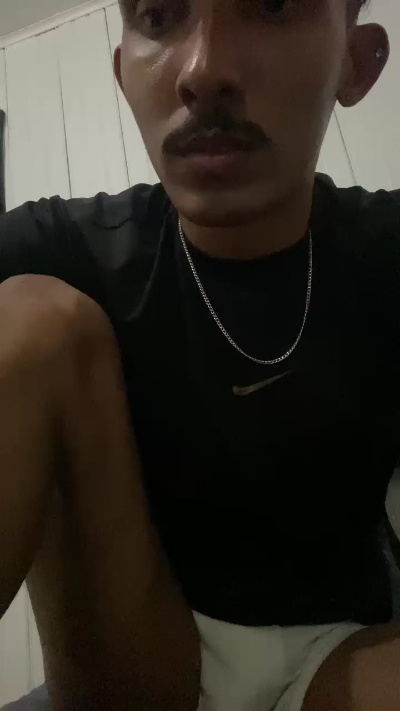MavyFelipe live cam on Cam4