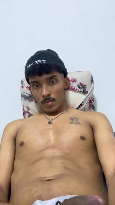MavyFelipe live cam on Cam4