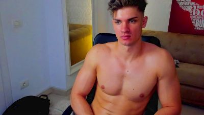 MaxKaidenn live cam on Cam4