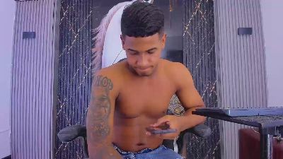 MaxWellMacX live cam on Cam4