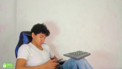 Max_Khalil live cam on Cam4