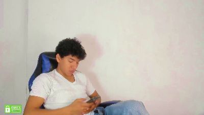 Max_Khalil live cam on Cam4