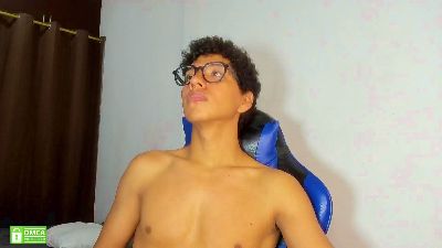 Max_Khalil live cam on Cam4
