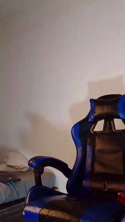 Max_Khalil live cam on Cam4