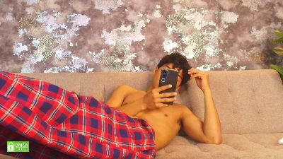 Max_Khalil live cam on Cam4