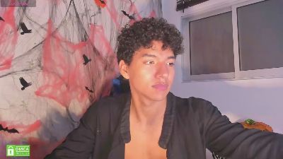 Max_Khalil live cam on Cam4