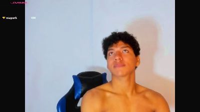 Max_Khalil live cam on Cam4