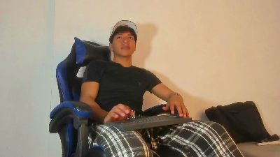 Max_Khalil live cam on Cam4