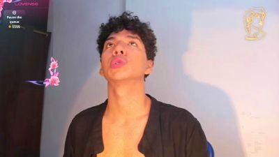 Max_Khalil live cam on Cam4