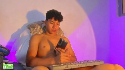 Max_Khalil live cam on Cam4