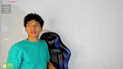 Max_Khalil live cam on Cam4