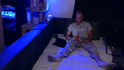 Max_RAW1988 live cam on Cam4