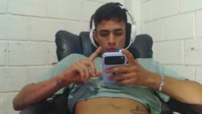 Max_THD live cam on Cam4