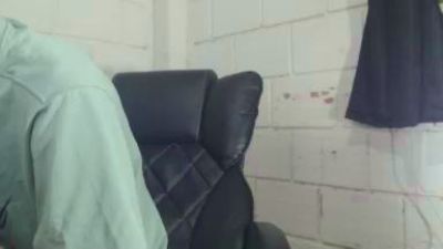 Max_THD live cam on Cam4
