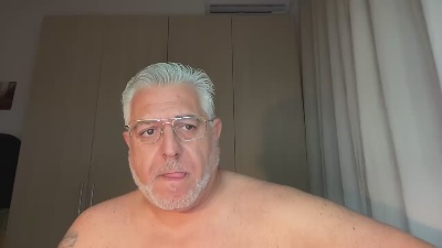 Maxbillo76 live cam on Cam4