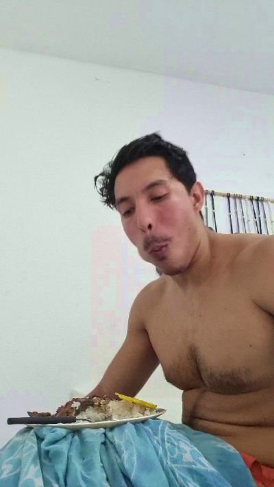 Maximiliano99 live cam on Cam4