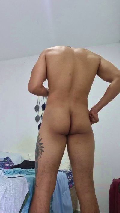 Maximiliano99 live cam on Cam4