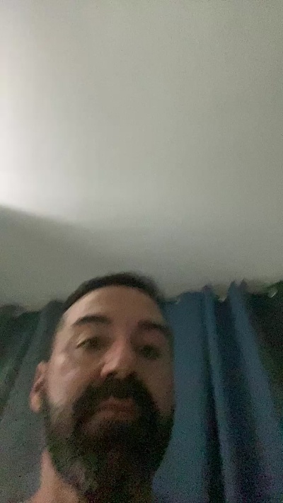 Maxo377 live cam on Cam4