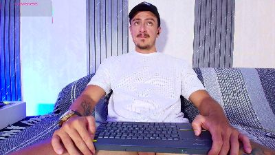 May_Lyonheart live cam on Cam4