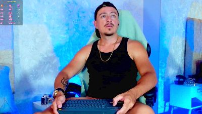May_Lyonheart live cam on Cam4