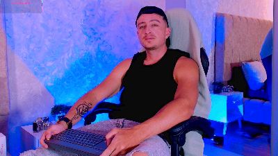 May_Lyonheart live cam on Cam4