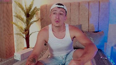 May_Lyonheart live cam on Cam4