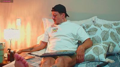 May_Lyonheart live cam on Cam4