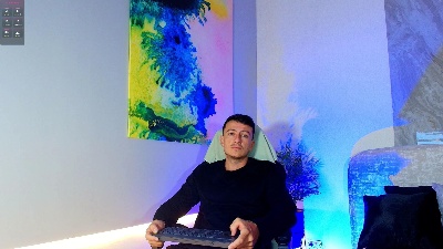 May_Lyonheart live cam on Cam4