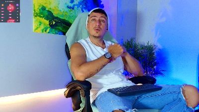 May_Lyonheart live cam on Cam4