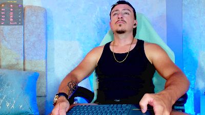 May_Lyonheart live cam on Cam4