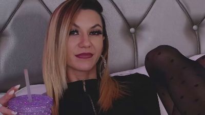 MayaHales live cam on Cam4