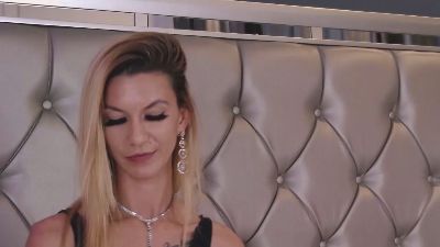 MayaHales live cam on Cam4