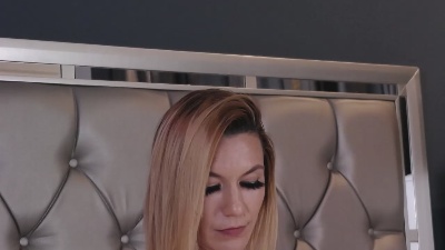 MayaHales live cam on Cam4