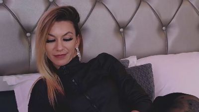 MayaHales live cam on Cam4