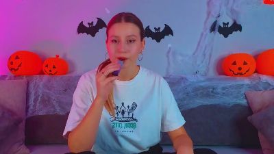 MayaMortimer live cam on Cam4