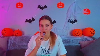 MayaMortimer live cam on Cam4