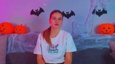 MayaMortimer live cam on Cam4
