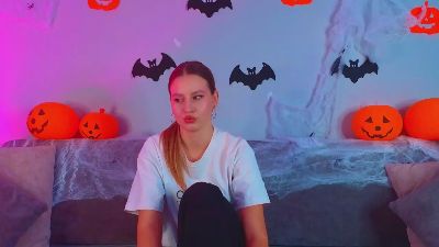 MayaMortimer live cam on Cam4
