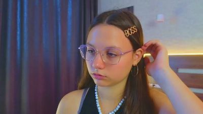 MayaPowell live cam on Cam4