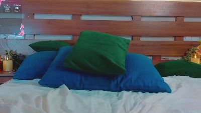 MayaPowell live cam on Cam4
