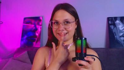 MayaPowell live cam on Cam4