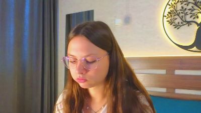 MayaPowell live cam on Cam4