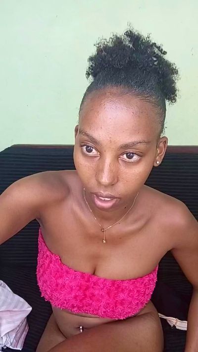 Maylla874 live cam on Cam4