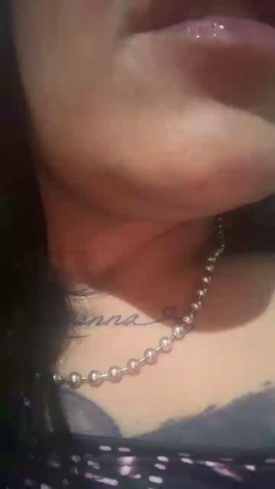 Mayraa9 live cam on Cam4