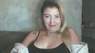 Mazie07 live cam on Cam4