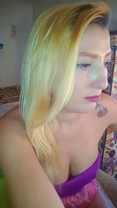 Mazie07 live cam on Cam4