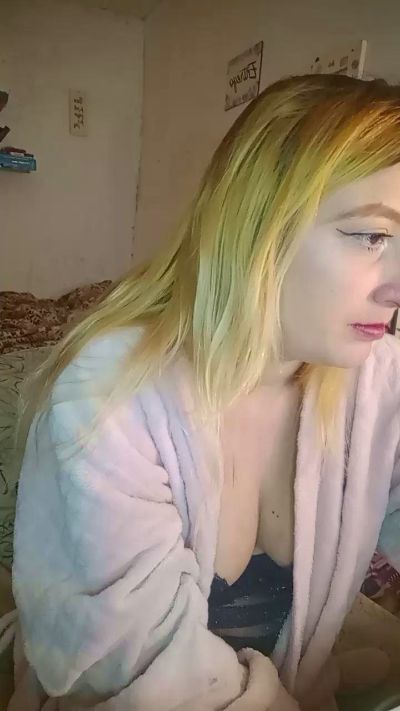 Mazie07 live cam on Cam4